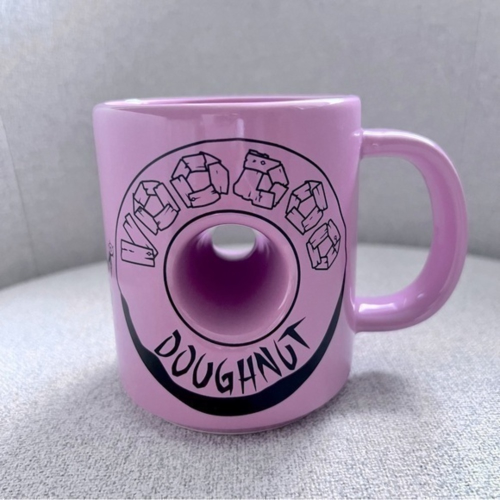 💙Voo Doo Donuts Portland, Oregon pink ceramic mug